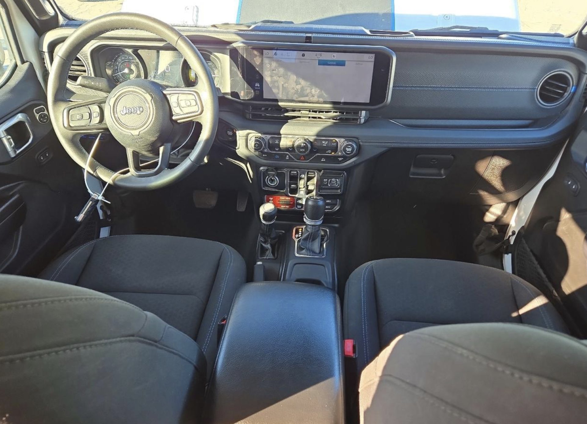 Jeep Wrangler — фото 7 из 10