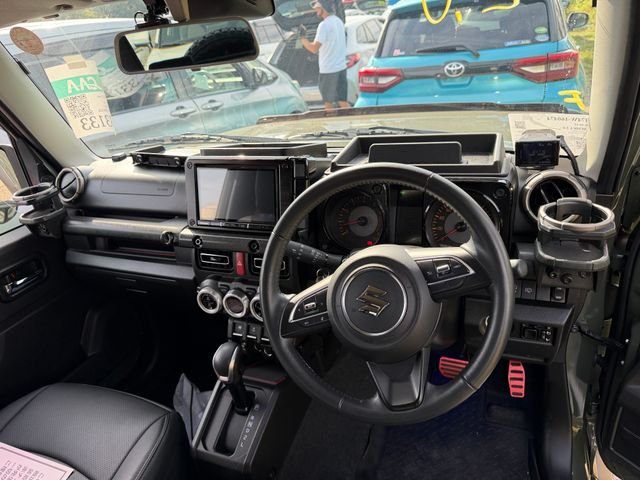 Suzuki Jimny Sierra — фото 5 из 8