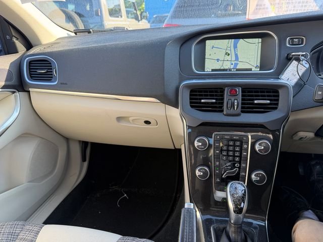 Volvo V40 — фото 7 из 7