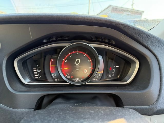 Volvo V40 — фото 4 из 7