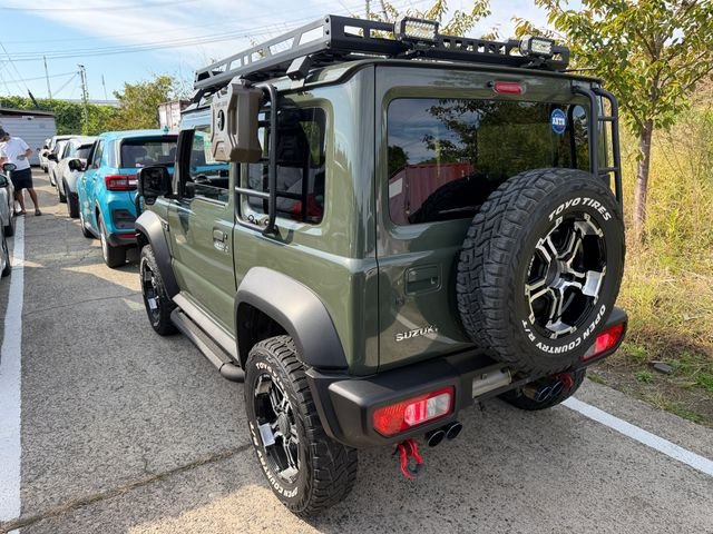 Suzuki Jimny Sierra — фото 2 из 8