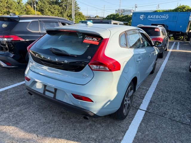 Volvo V40 — фото 3 из 7