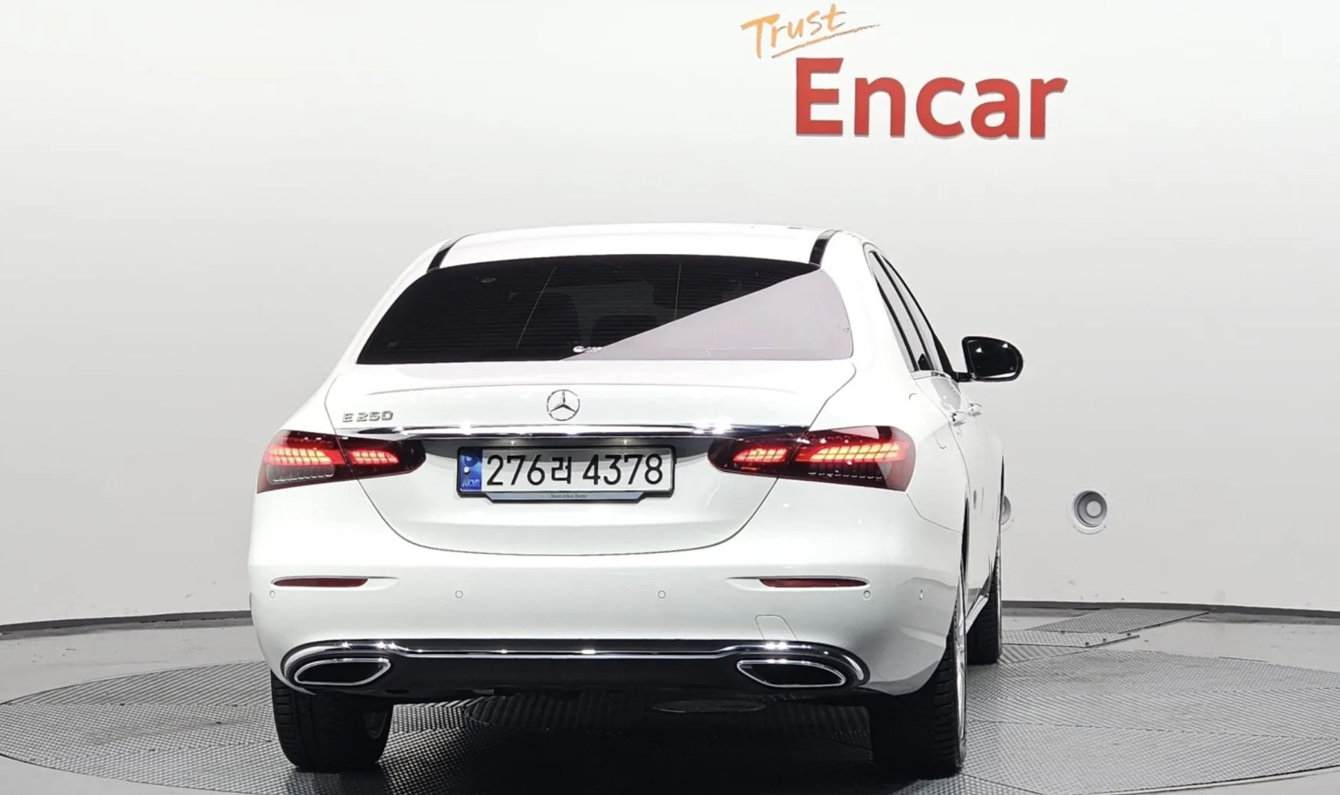 Mercedes-Benz E-Class — фото 4 из 8