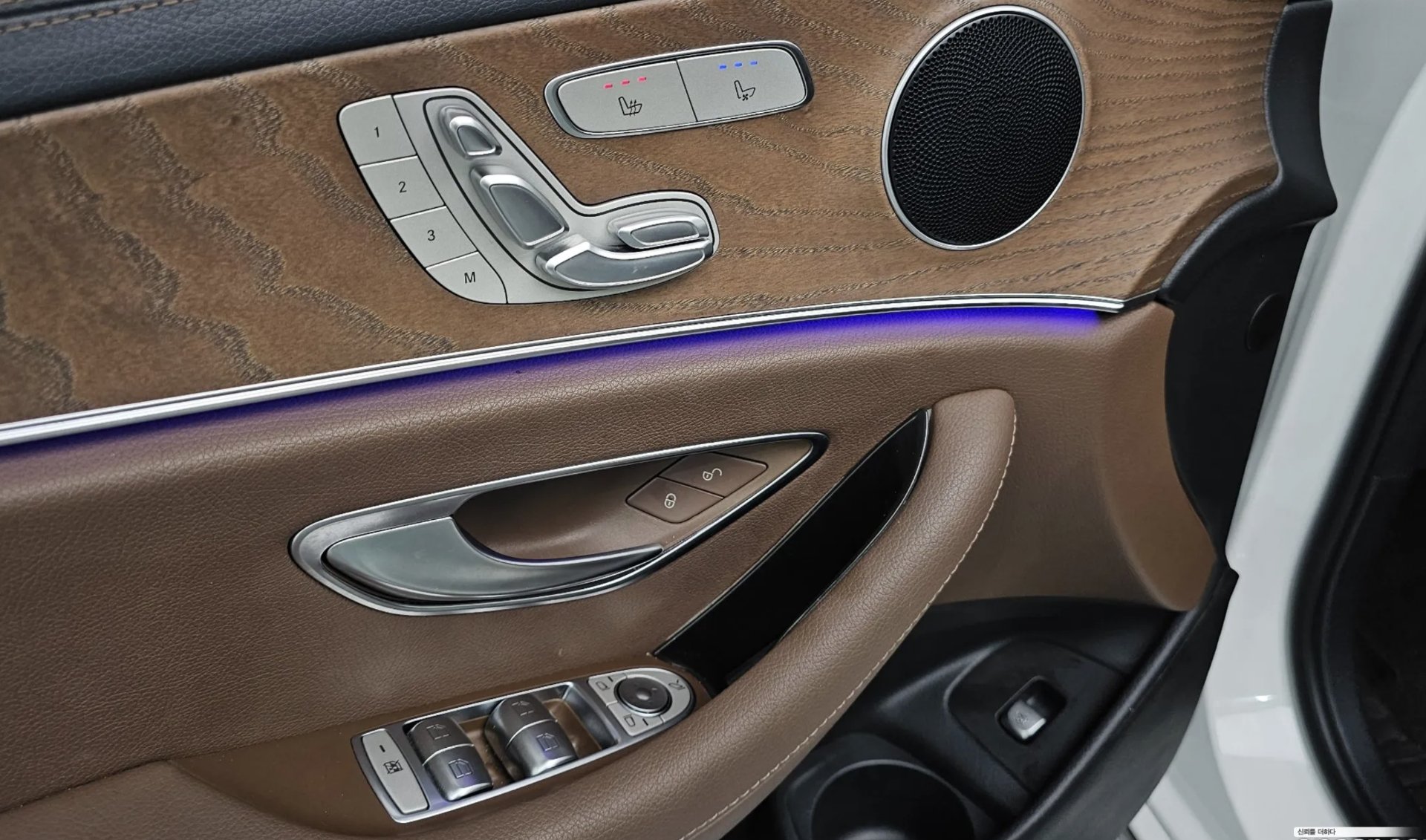 Mercedes-Benz E-Class — фото 8 из 8