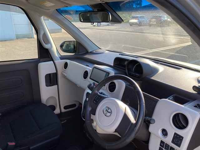 Toyota Porte — фото 6 из 10