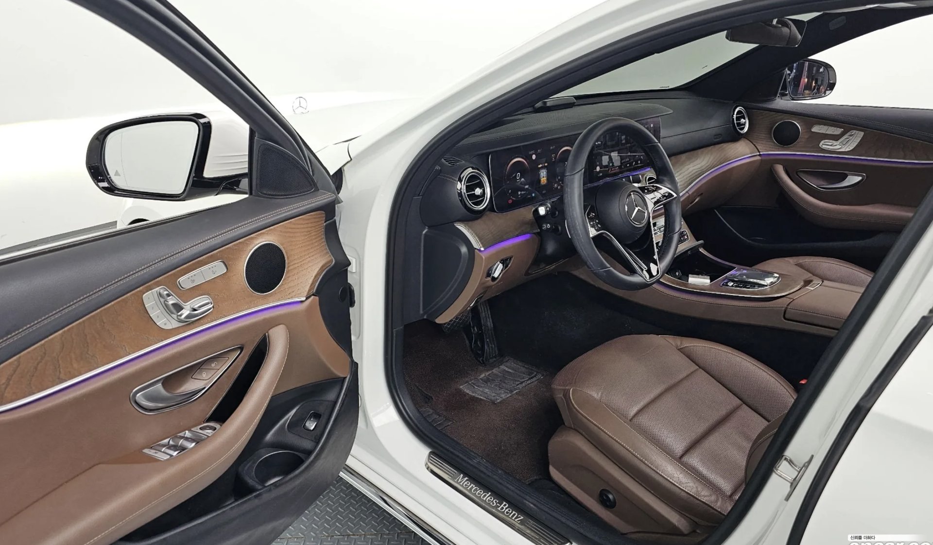 Mercedes-Benz E-Class — фото 7 из 8