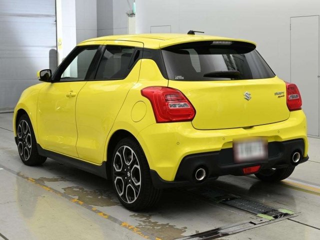 Suzuki Swift — фото 2 из 10