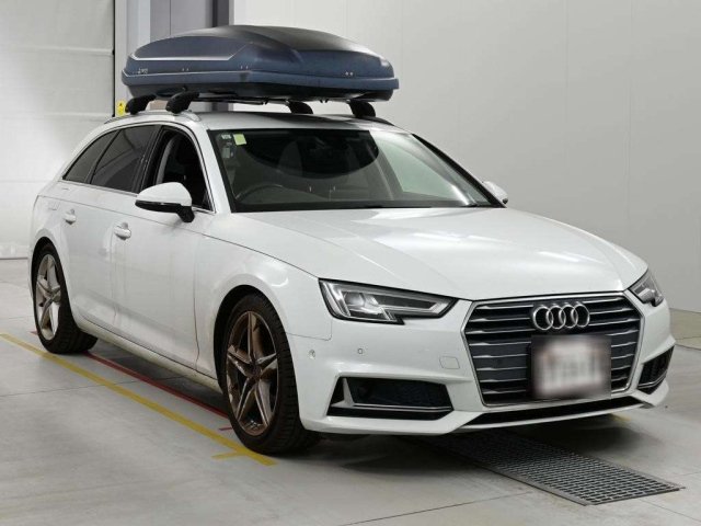 Audi A4 — фото 1 из 10