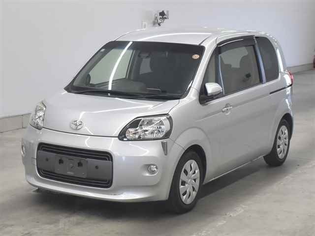 Toyota Porte — фото 3 из 10