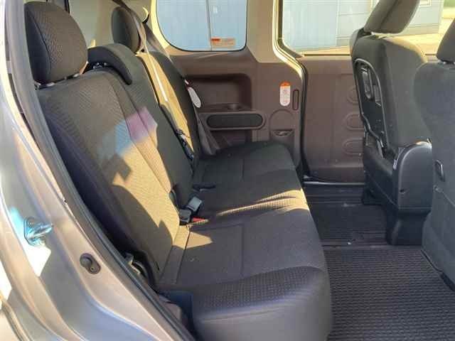 Toyota Porte — фото 9 из 10