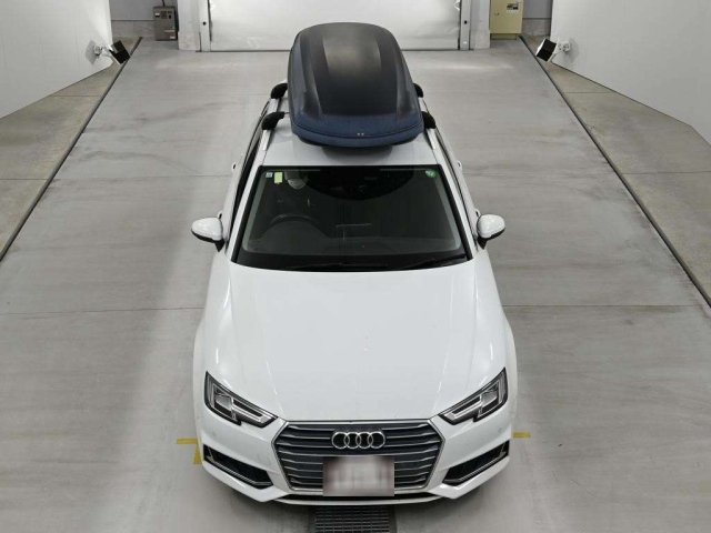 Audi A4 — фото 7 из 10