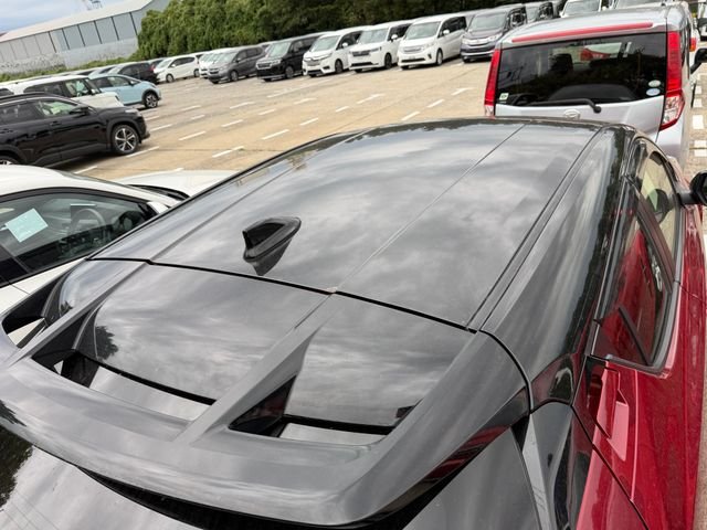 Toyota C-HR — фото 9 из 10