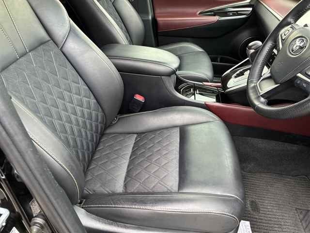 Toyota Harrier — фото 7 из 10