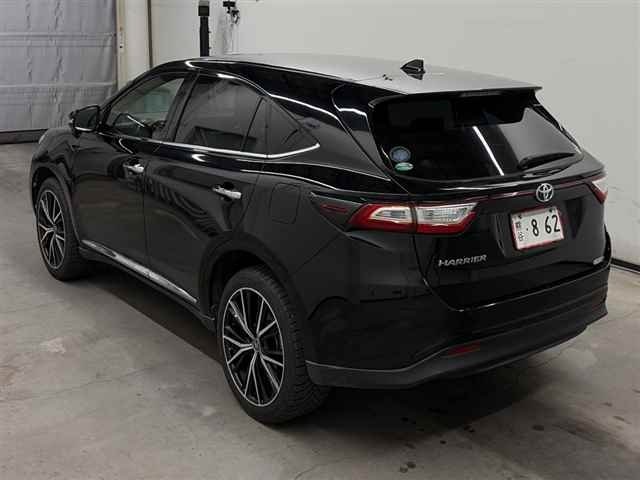 Toyota Harrier — фото 2 из 10