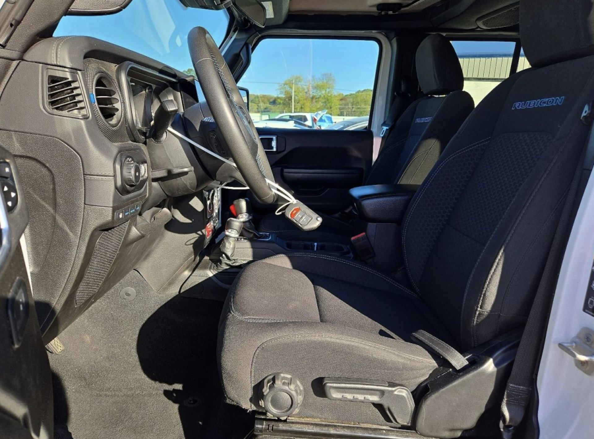 Jeep Wrangler — фото 8 из 10