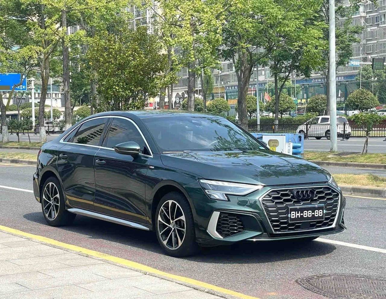 Audi A3L Limousine — фото 1 из 9
