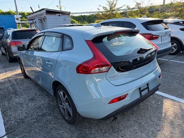 Volvo V40 — фото 2 из 7